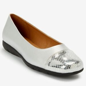 NEW NWT Comfortview Silver Snakeskin Flats Sz 11WW